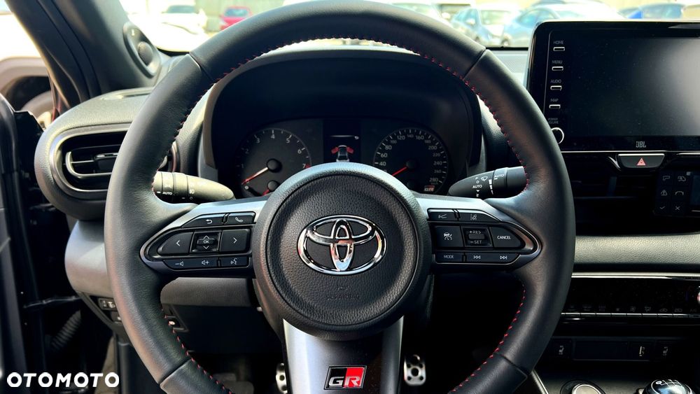 Toyota Yaris - 11