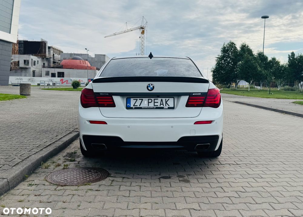 BMW Seria 7 750Li xDrive - 9