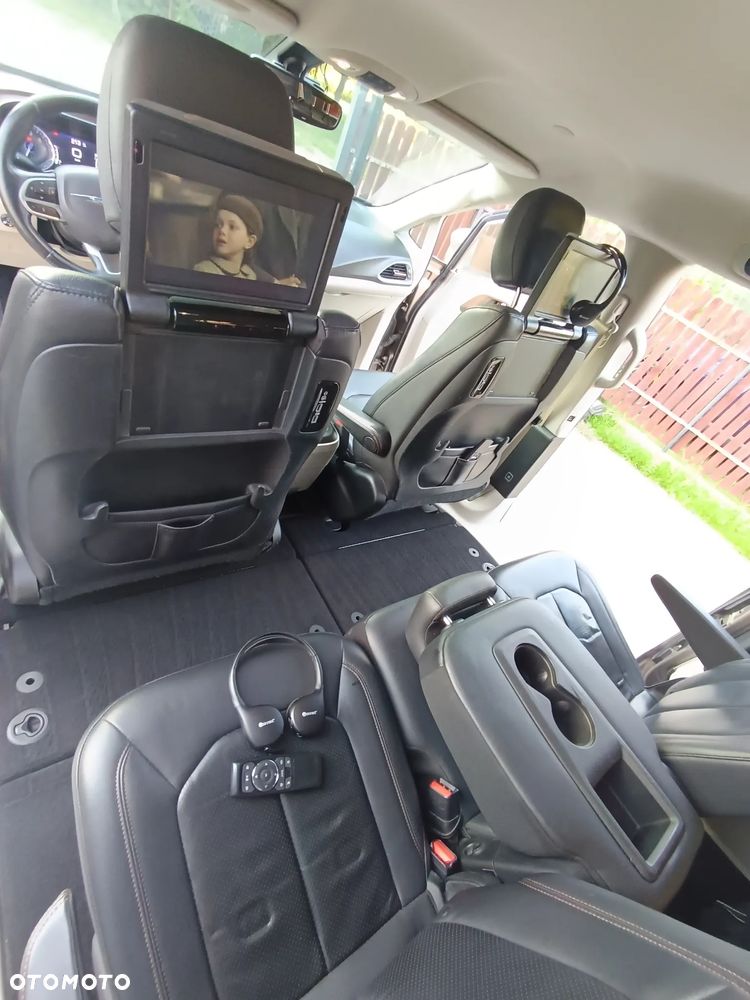 Chrysler Pacifica - 18
