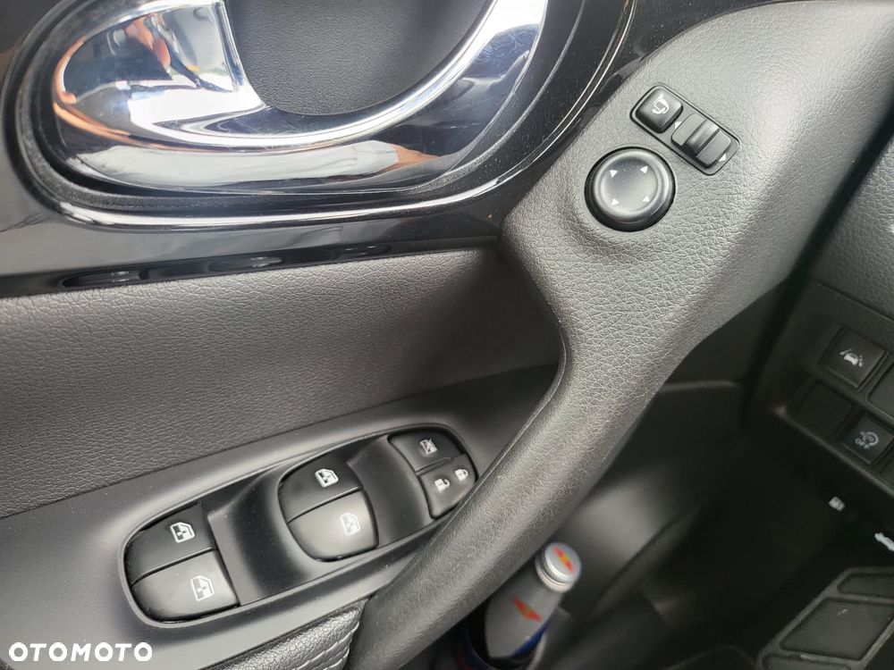 Nissan Qashqai 1.3 DIG-T N-WAY - 18