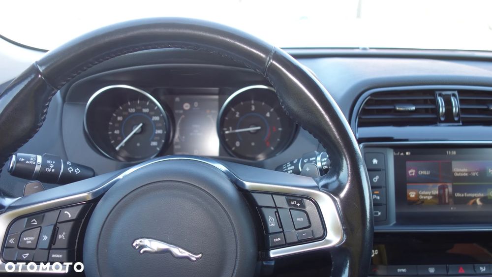 Jaguar F-Pace 2.0 i4D AWD Prestige - 11