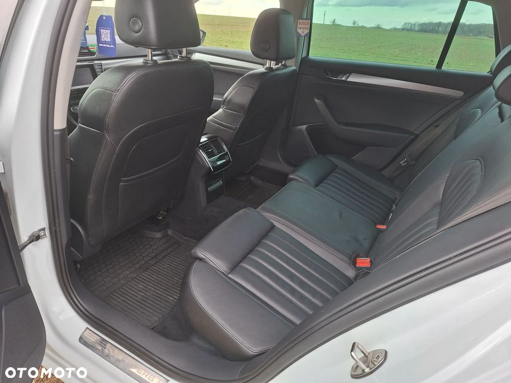 Skoda Superb 2.0 TDI DSG Premium Edition - 11