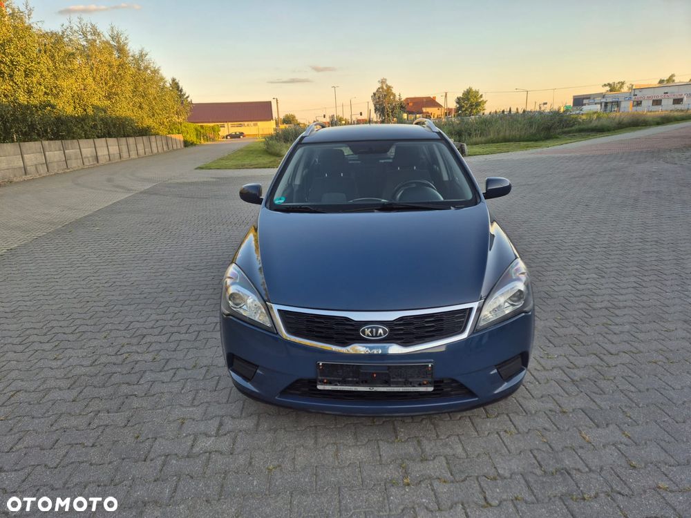 Kia Ceed - 12