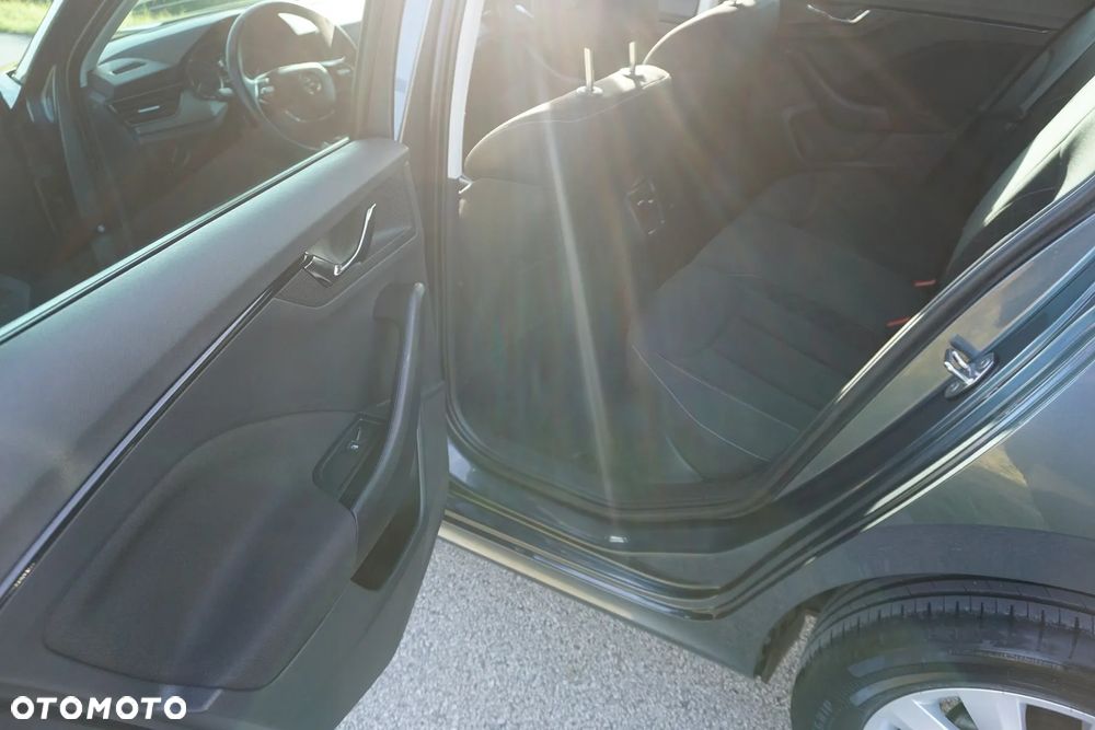 Skoda Kamiq 1.0 TSI Ambition DSG - 27