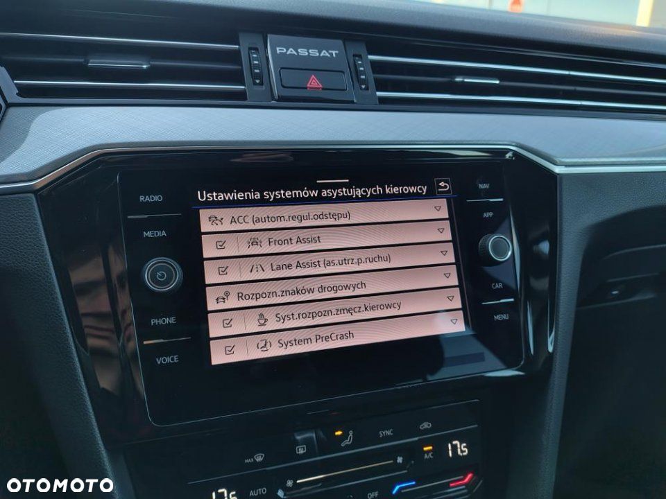 Volkswagen Passat - 33
