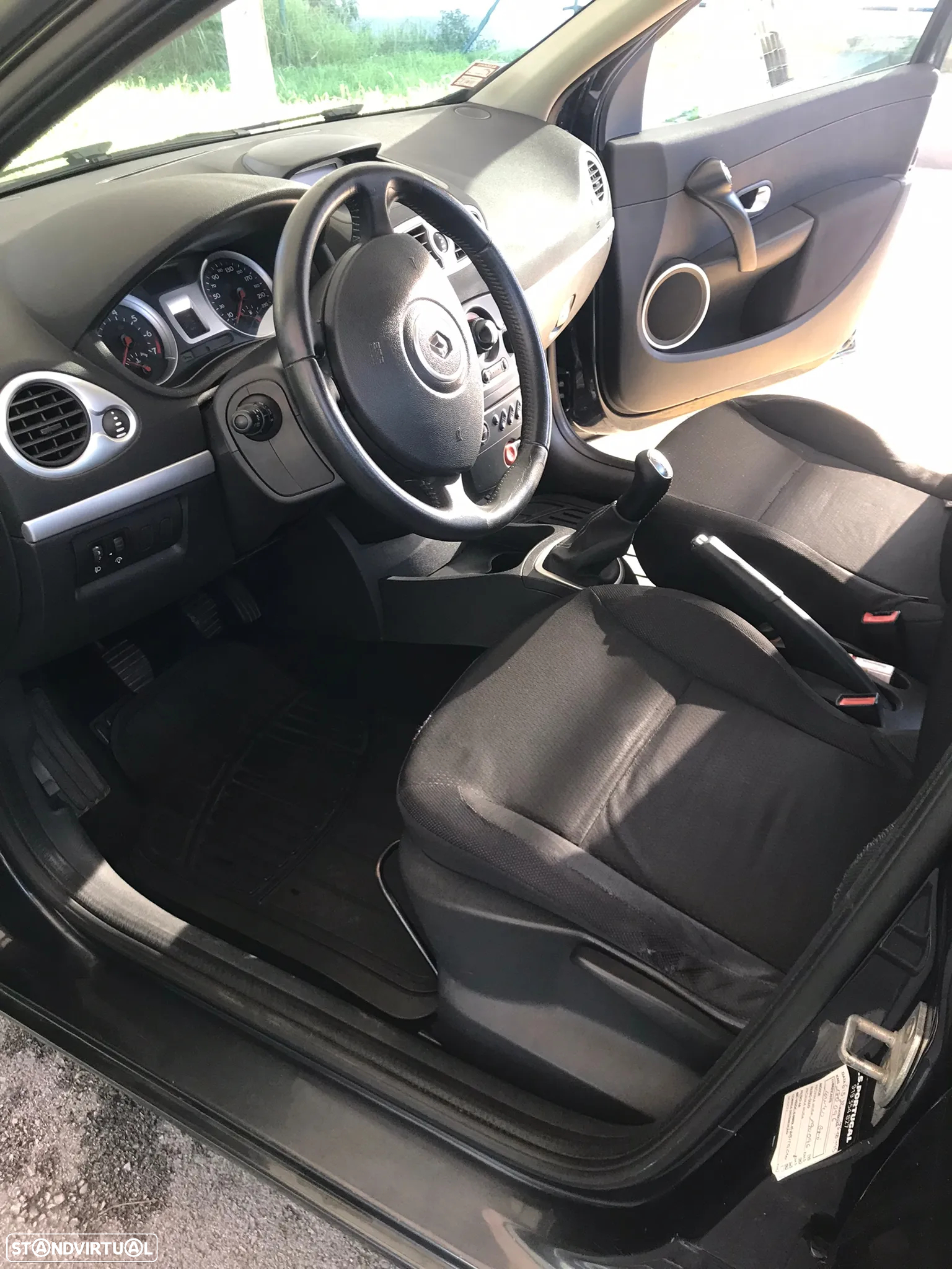 Renault Clio - 10