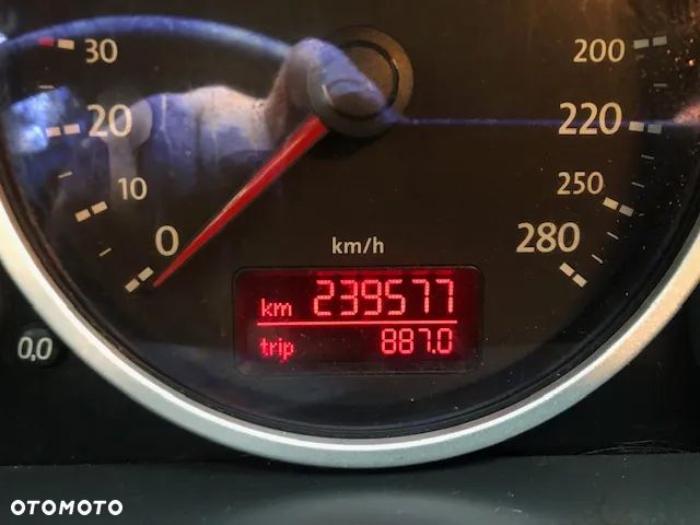 Volkswagen Touareg - 12