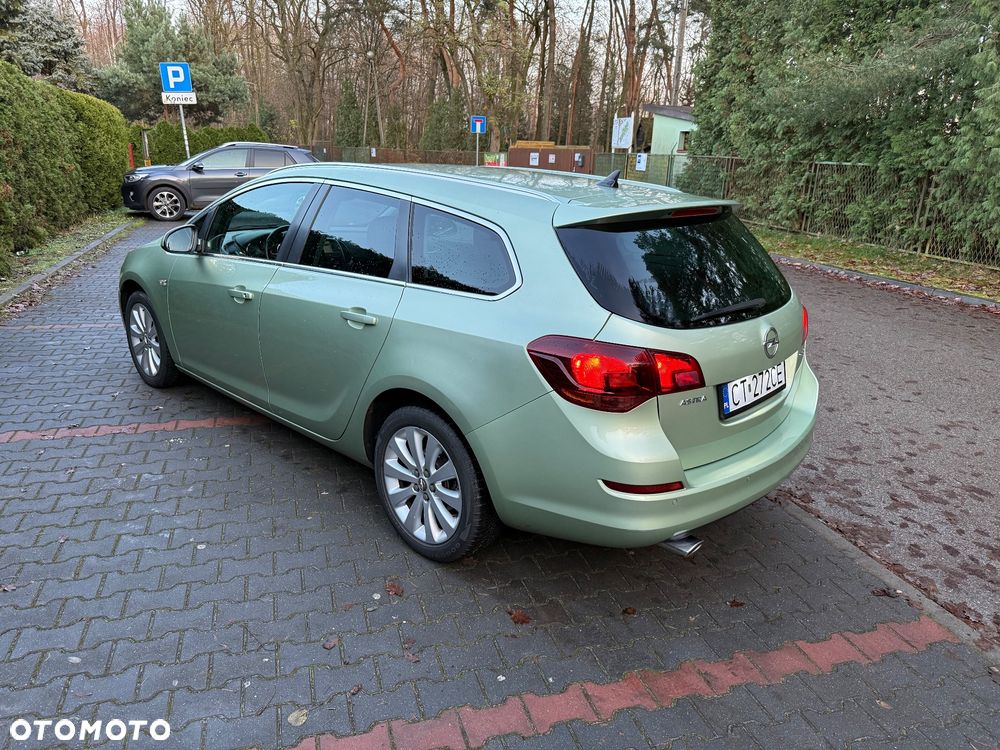 Opel Astra 1.4 T Cosmo - 4