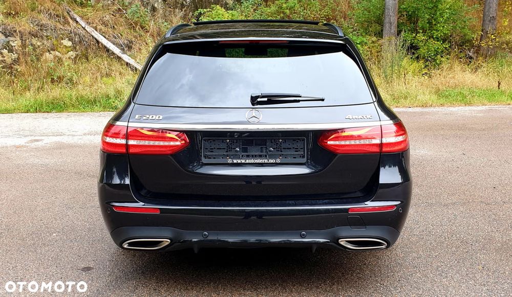 Mercedes-Benz Klasa E 200 9G-TRONIC AMG Line - 24