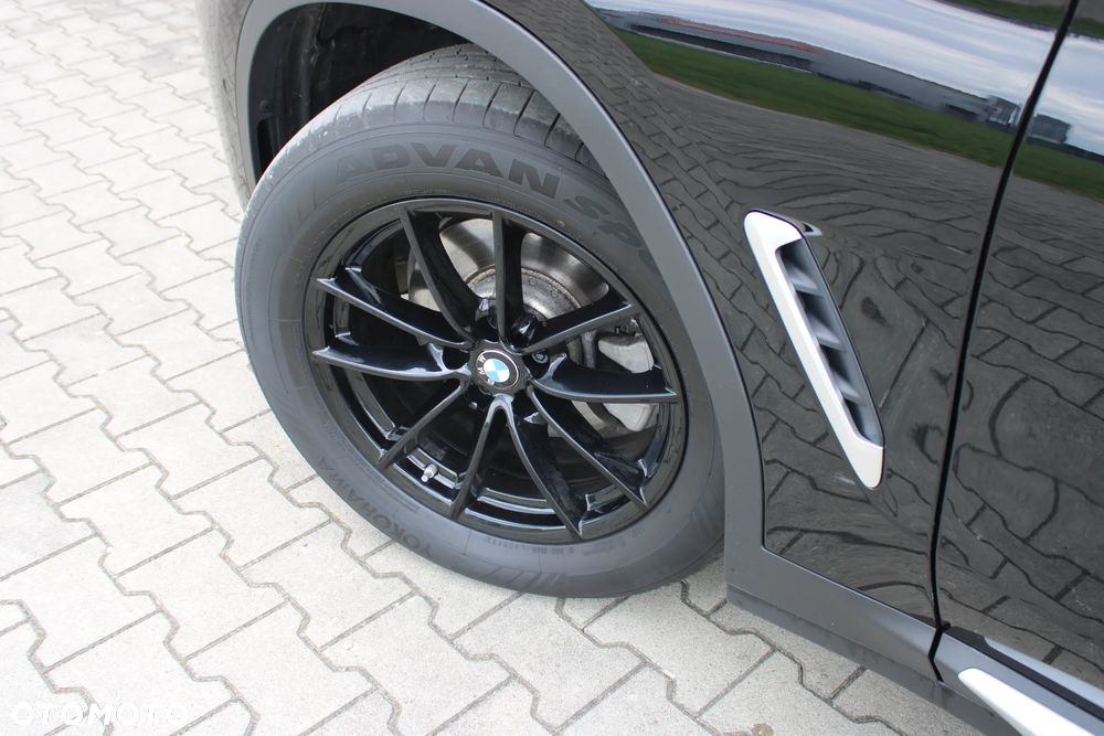 BMW X3 xDrive20d mHEV - 29