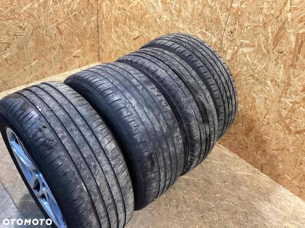 Porsche Macan 95B 2017 Środek Felgi aluminiowe R18 - 4