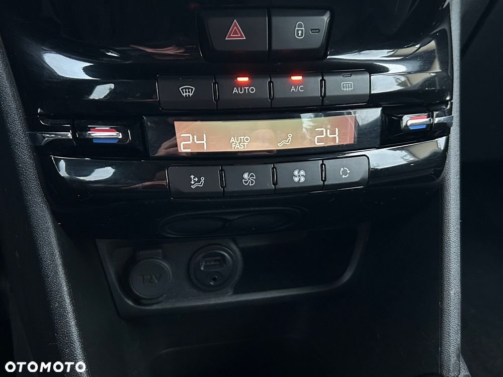 Peugeot 208 1.2 PureTech Allure - 11
