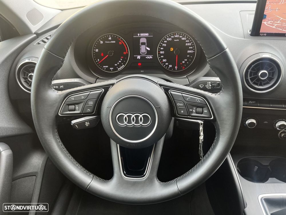 Audi A3 Sportback 1.6 TDI Design - 11