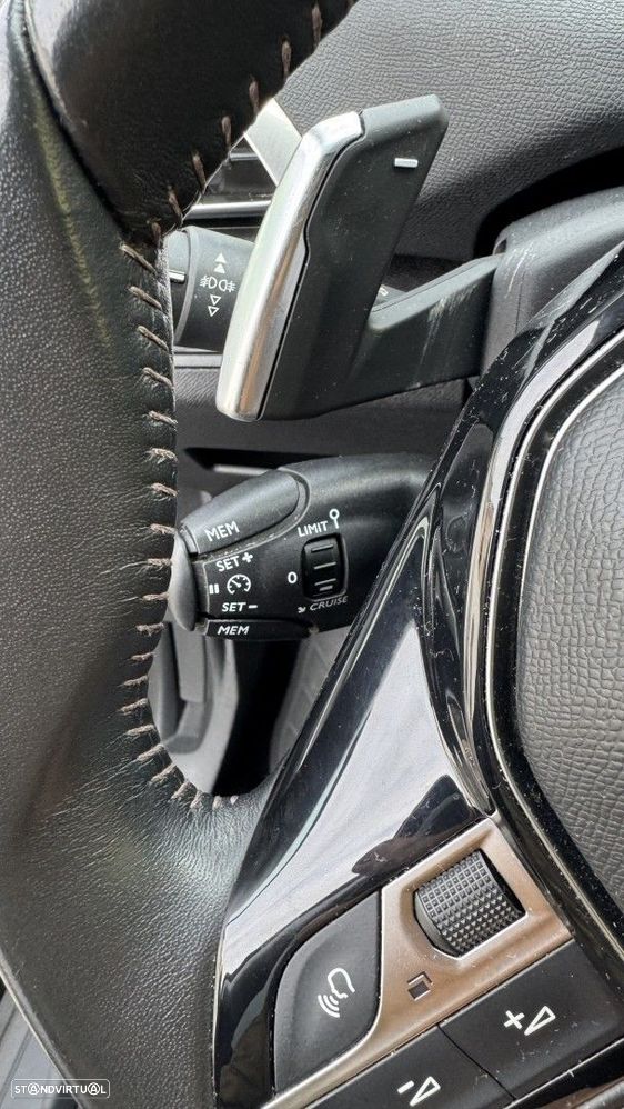 Peugeot 5008 1.2 PureTech Allure EAT8 - 20