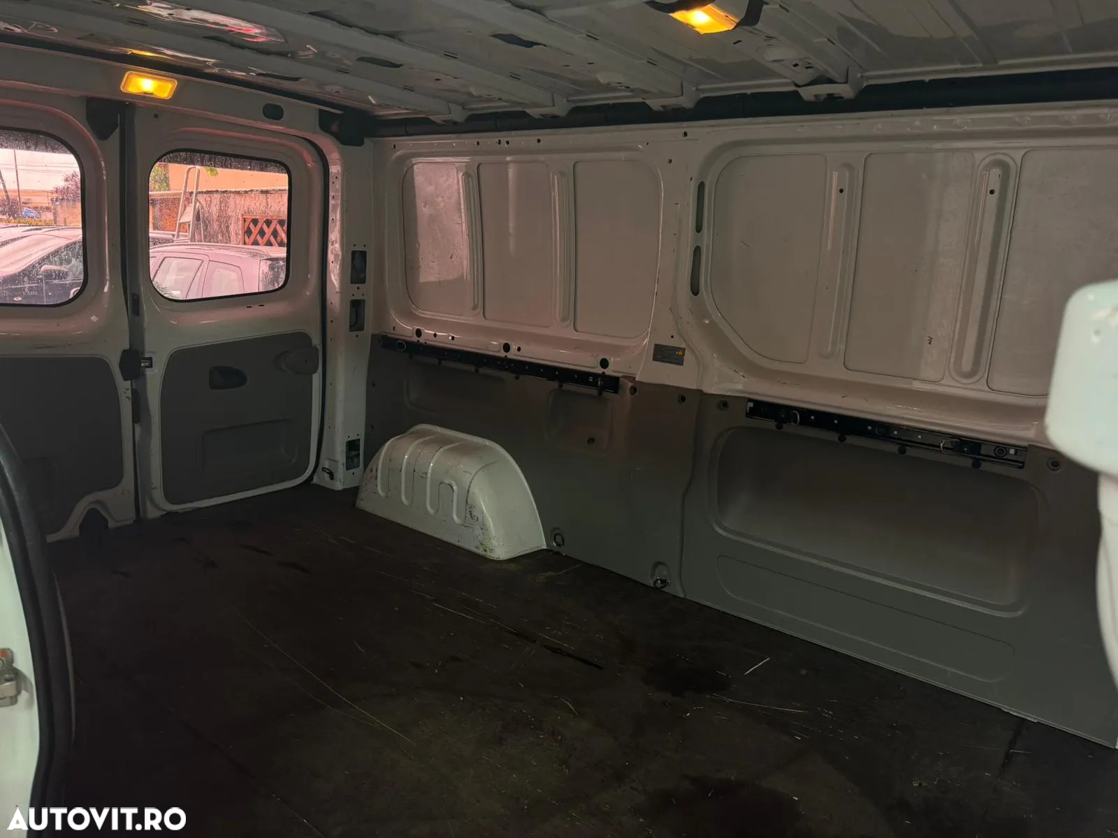 Opel Vivaro - 13