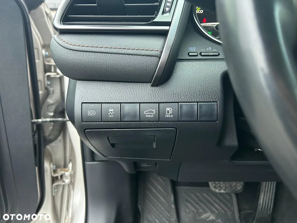 Toyota Camry 2.5 Hybrid Comfort CVT - 13