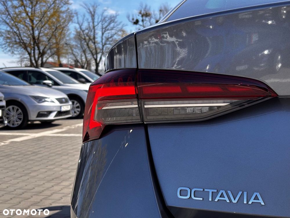 Skoda Octavia 1.5 TSI Selection - 11