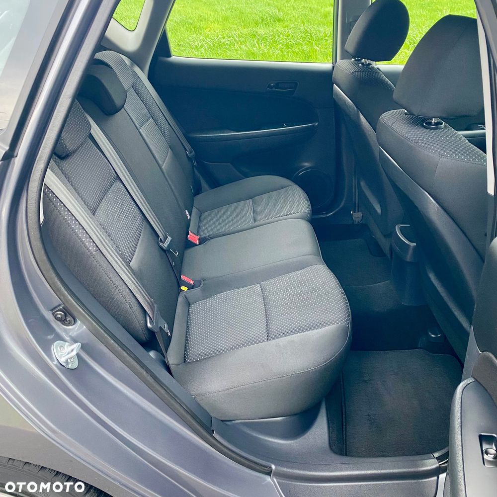 Hyundai i30 i30cw 1.6 CRDi FIFA WM Edition - 24