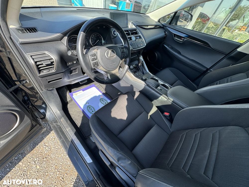 Lexus Seria NX 300h - 13