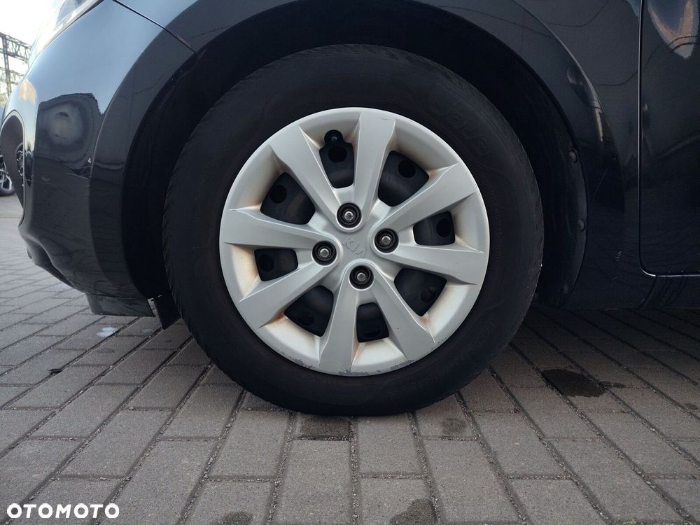 Kia Rio 1.2 M - 11