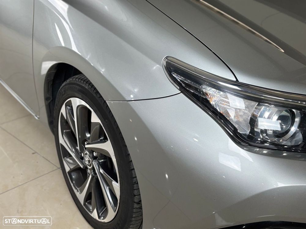 Toyota Auris Touring Sports - 5
