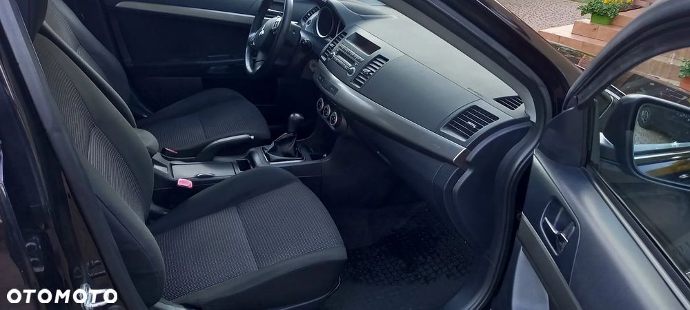 Mitsubishi Lancer 1.8 Inform - 8
