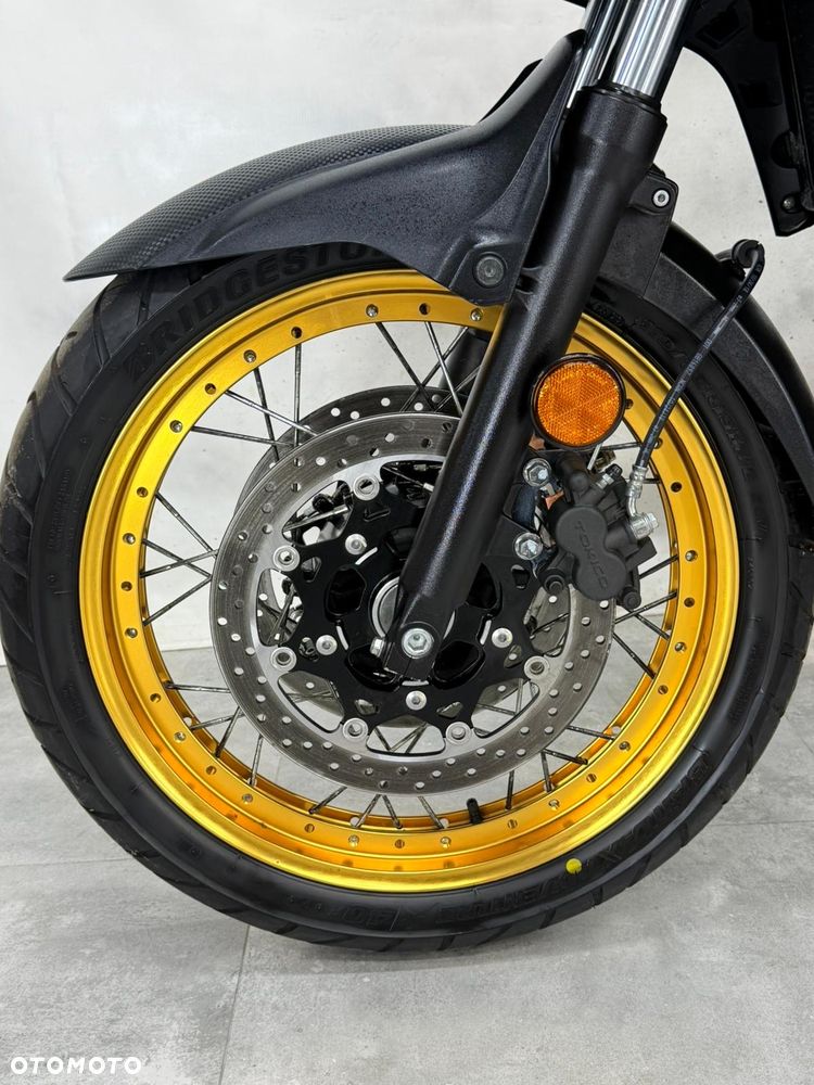 Suzuki V-STROM - 35