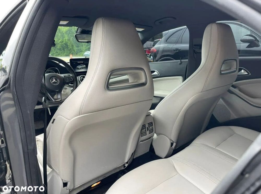 Mercedes-Benz CLA 250 4-Matic AMG Line - 22