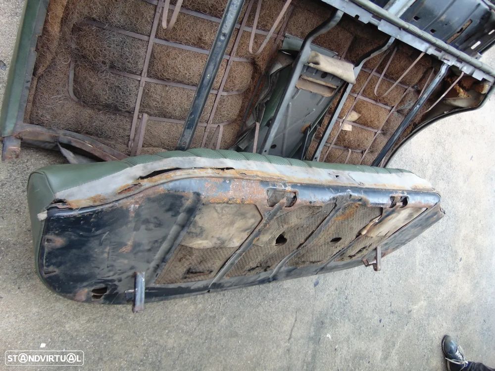 Mercedes W115 bancos - 16