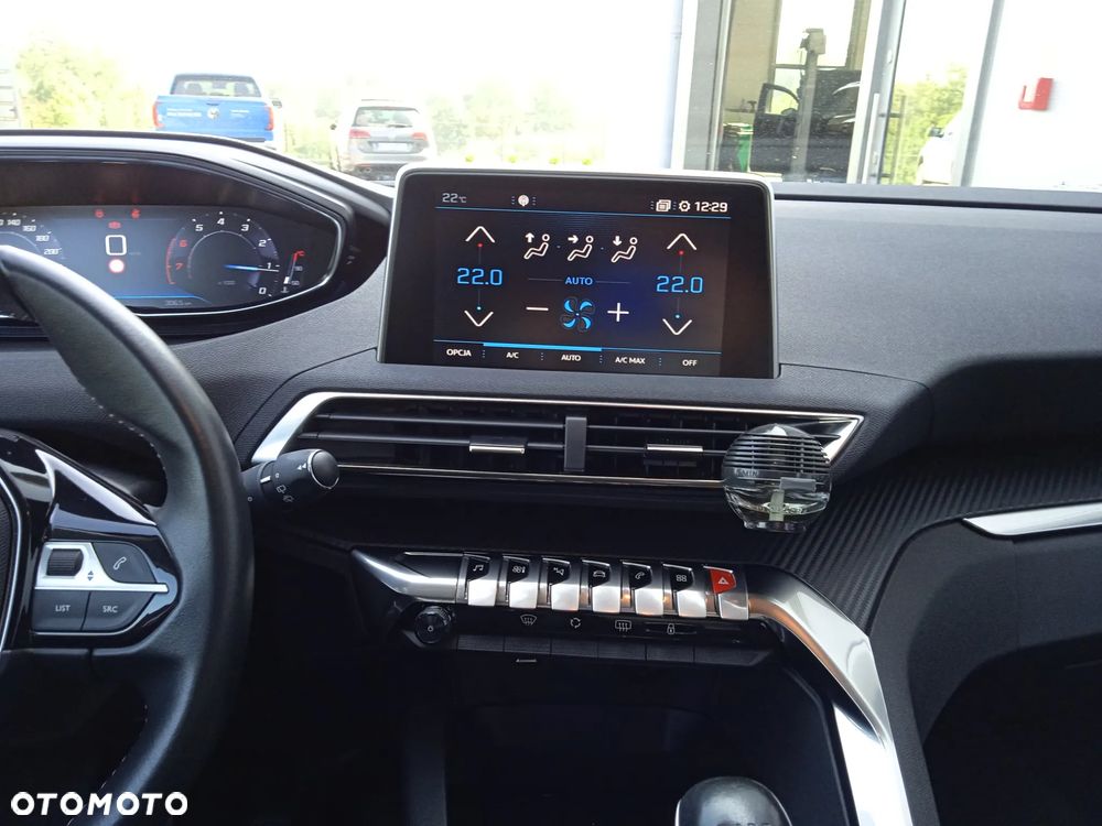 Peugeot 3008 1.2 PureTech Allure S&S - 16