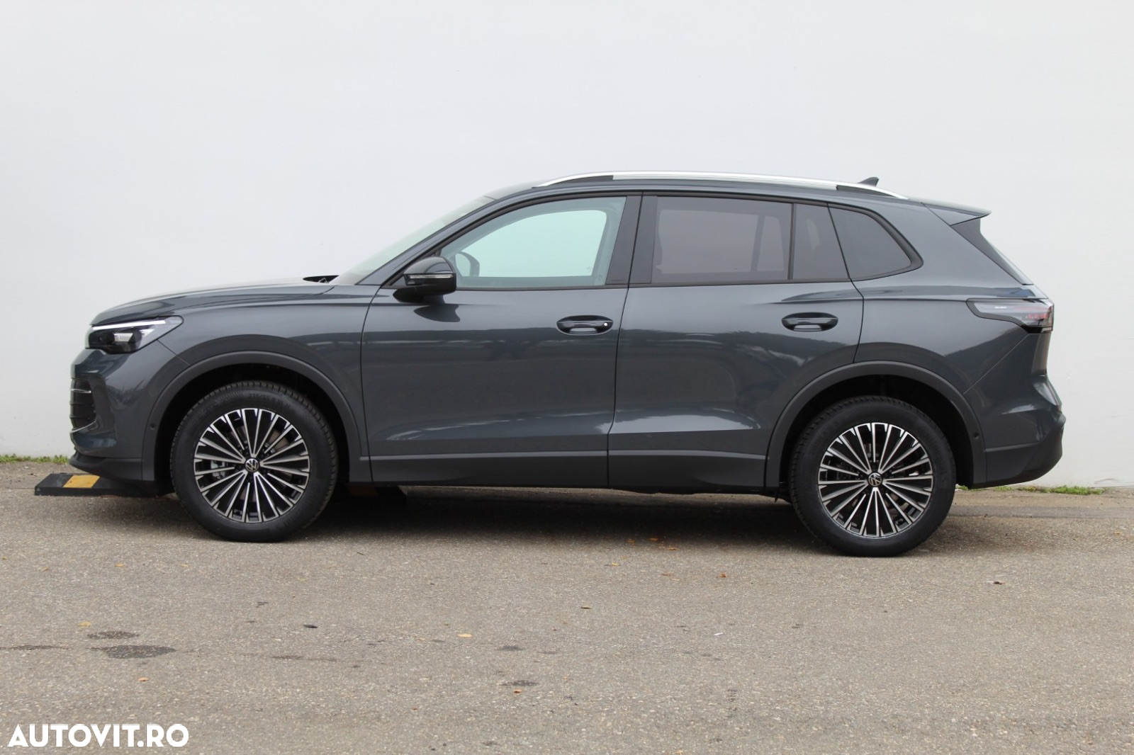 Volkswagen Tiguan 2.0 TDI DSG 4Motion Advanced - 8