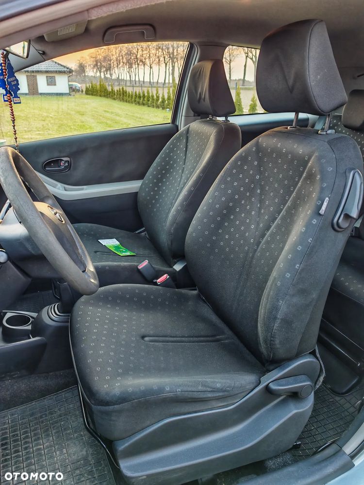 Toyota Yaris 1.3 Terra Gold - 10