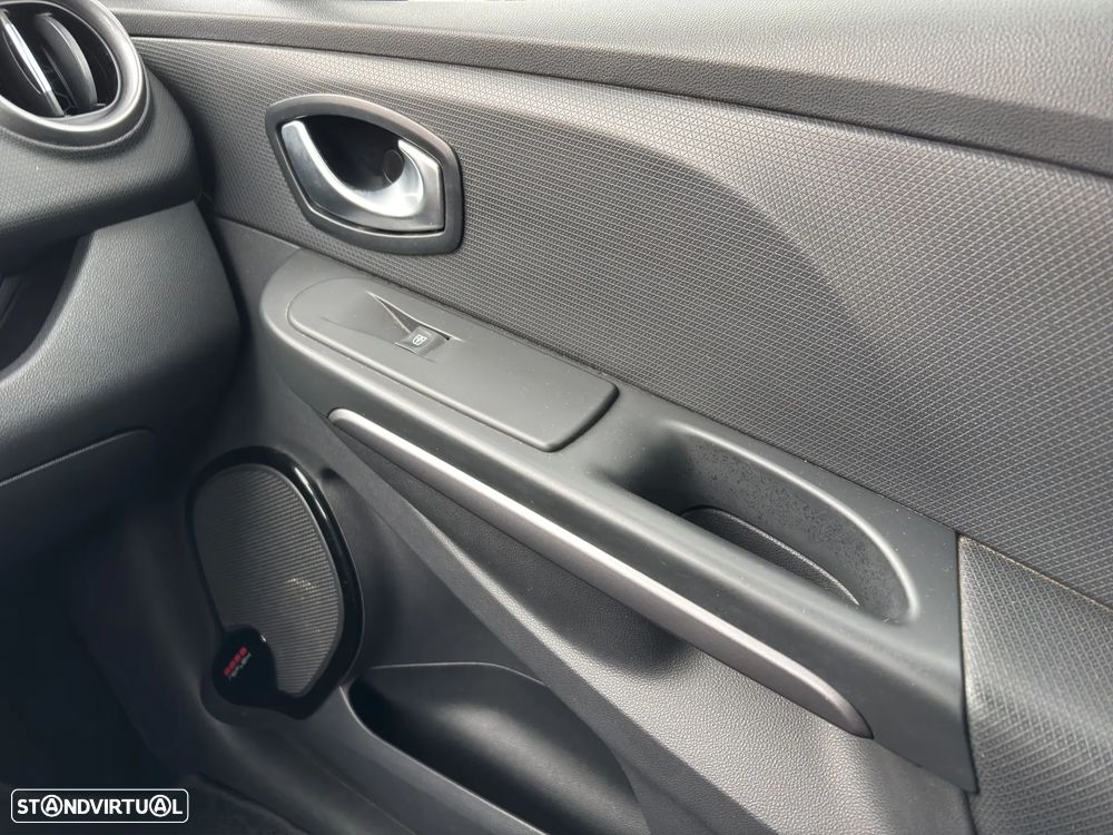 Renault Clio 0.9 TCe Limited - 17