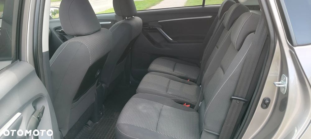 Toyota Corolla Verso - 34