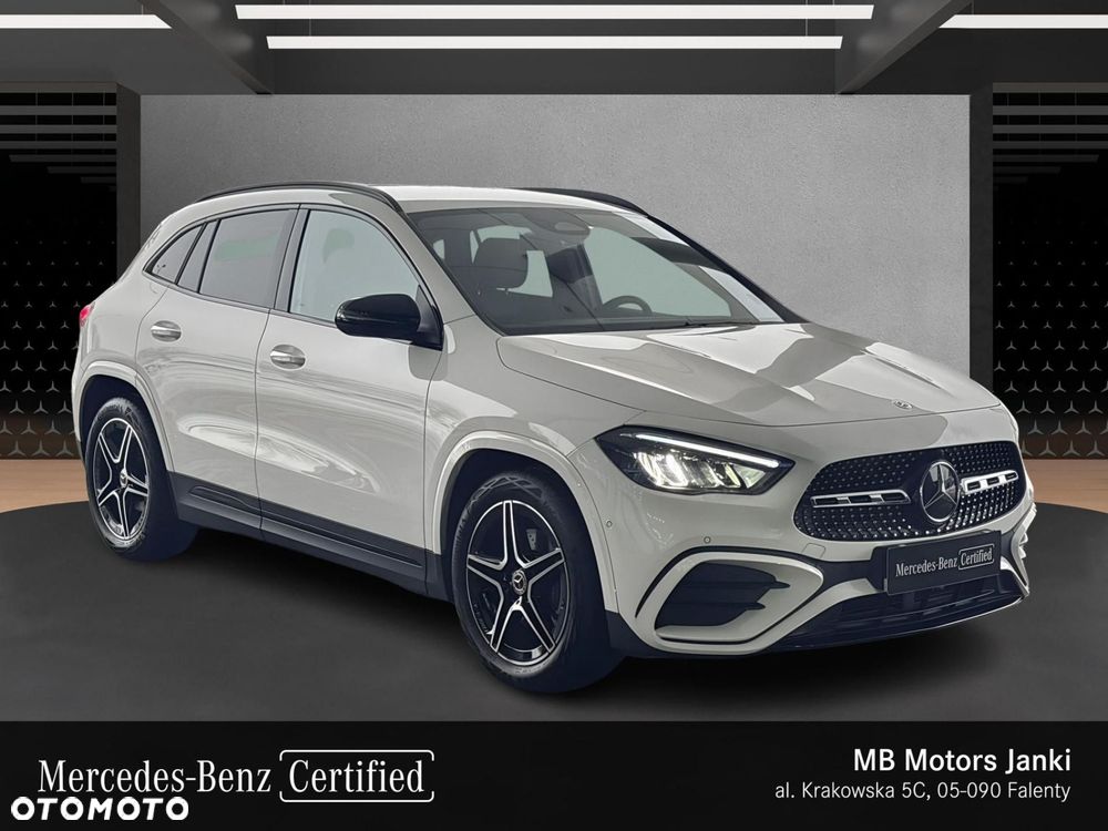 Mercedes-Benz GLA - 8