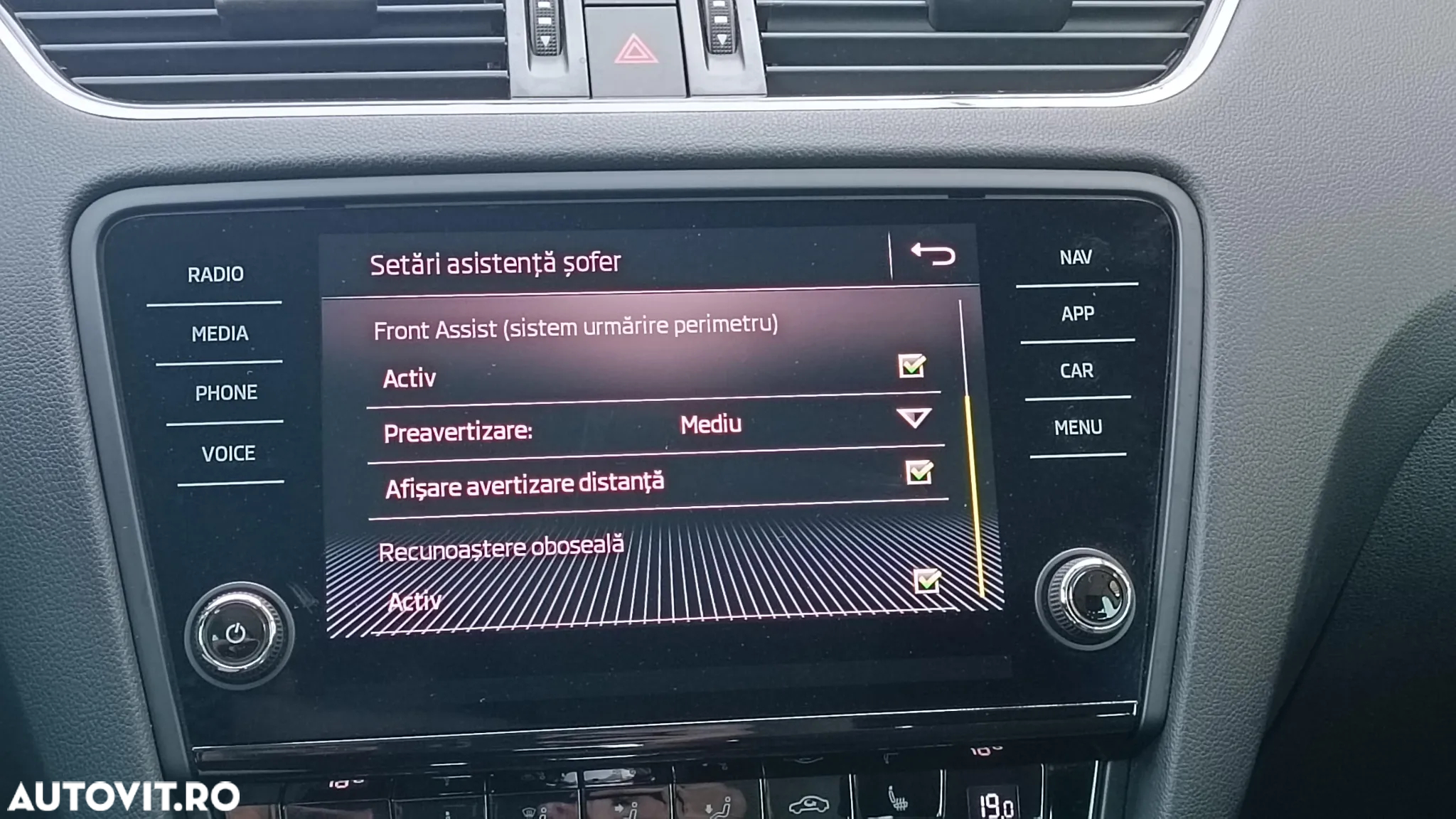 Skoda Octavia 2.0 TDI DSG Ambition - 23