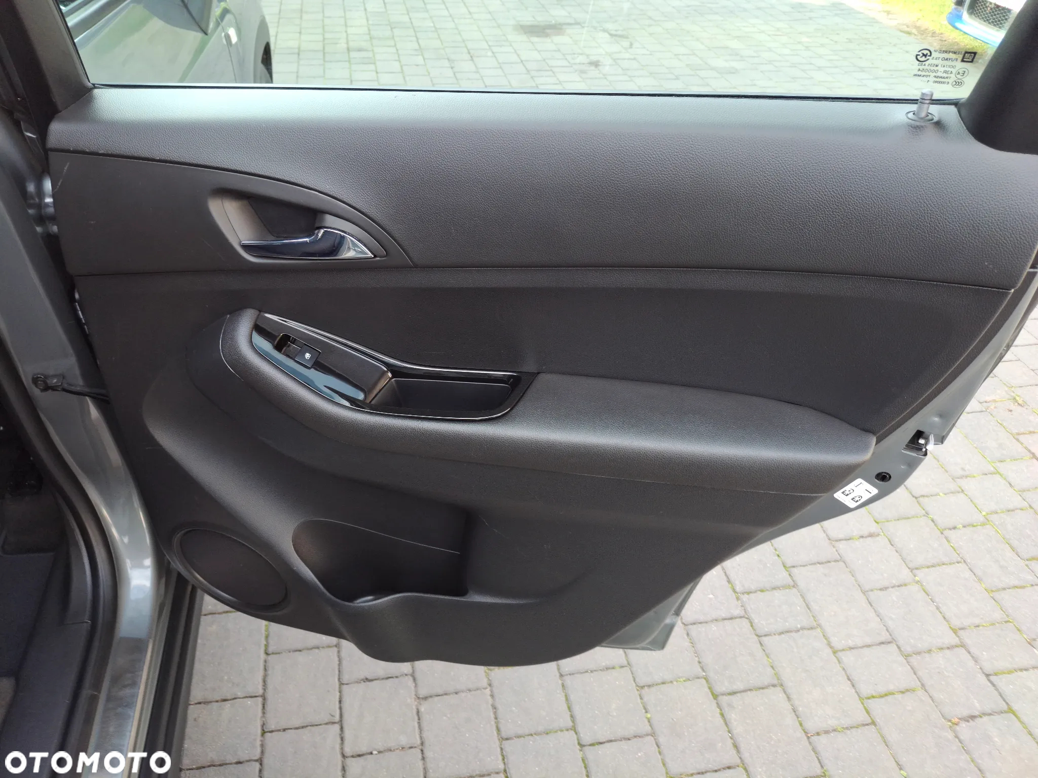 Chevrolet Orlando - 32