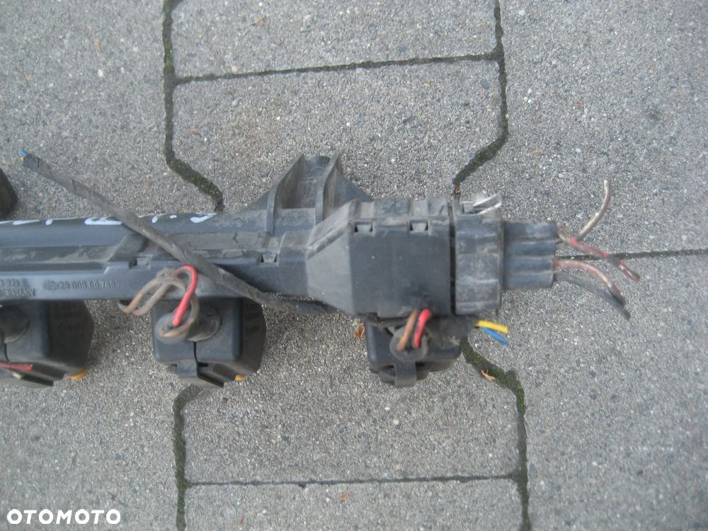 vw golf ii 1,3 benzyna listwa wtryskowa 030133321e - 3