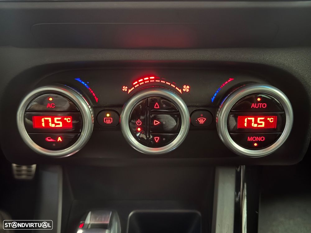 Alfa Romeo Giulietta 1.6 JTDM Veloce - 31