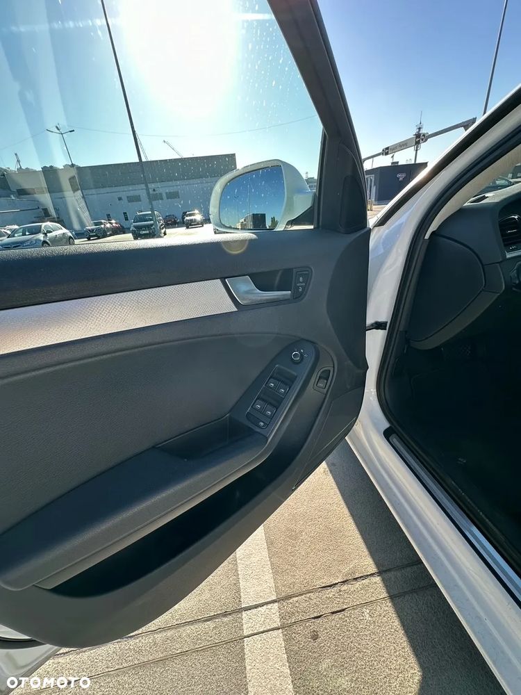 Audi A4 Limousine 2.0 TFSI quattro S tronic Ambiente - 9