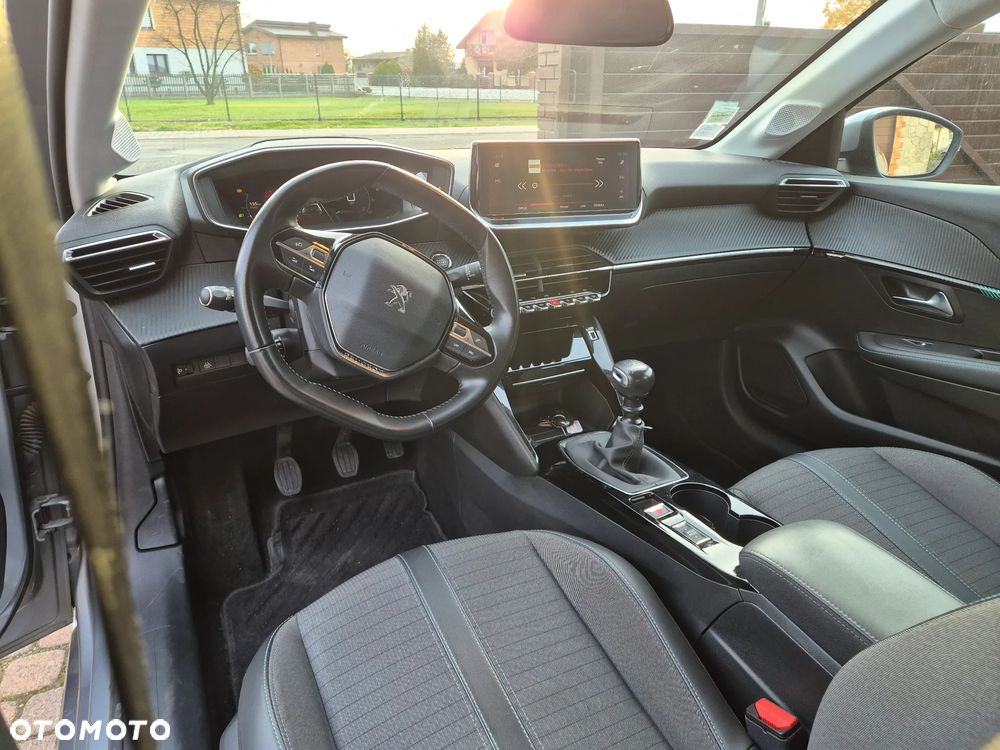 Peugeot 208 PureTech 100 Allure - 5