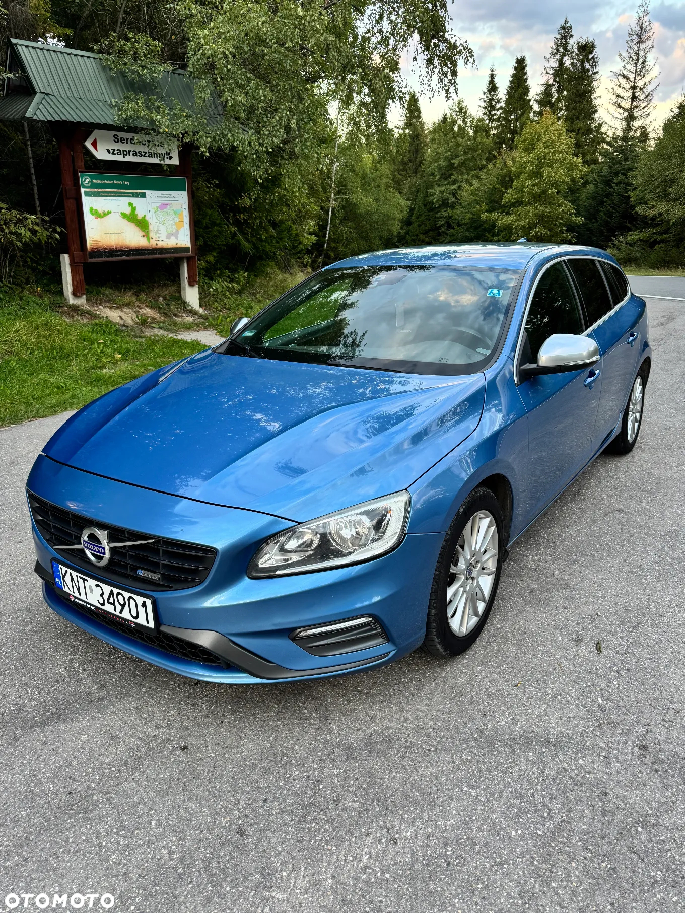 Volvo V60 D3 R-Design - 2