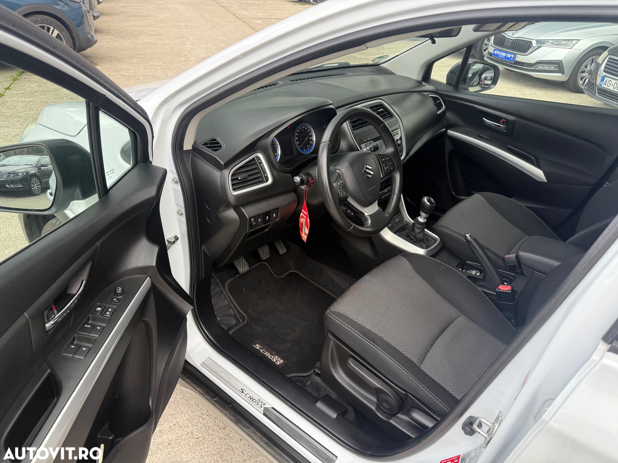 Suzuki SX4 S-Cross 1.6 DDIS 4x2 Comfort+ - 24