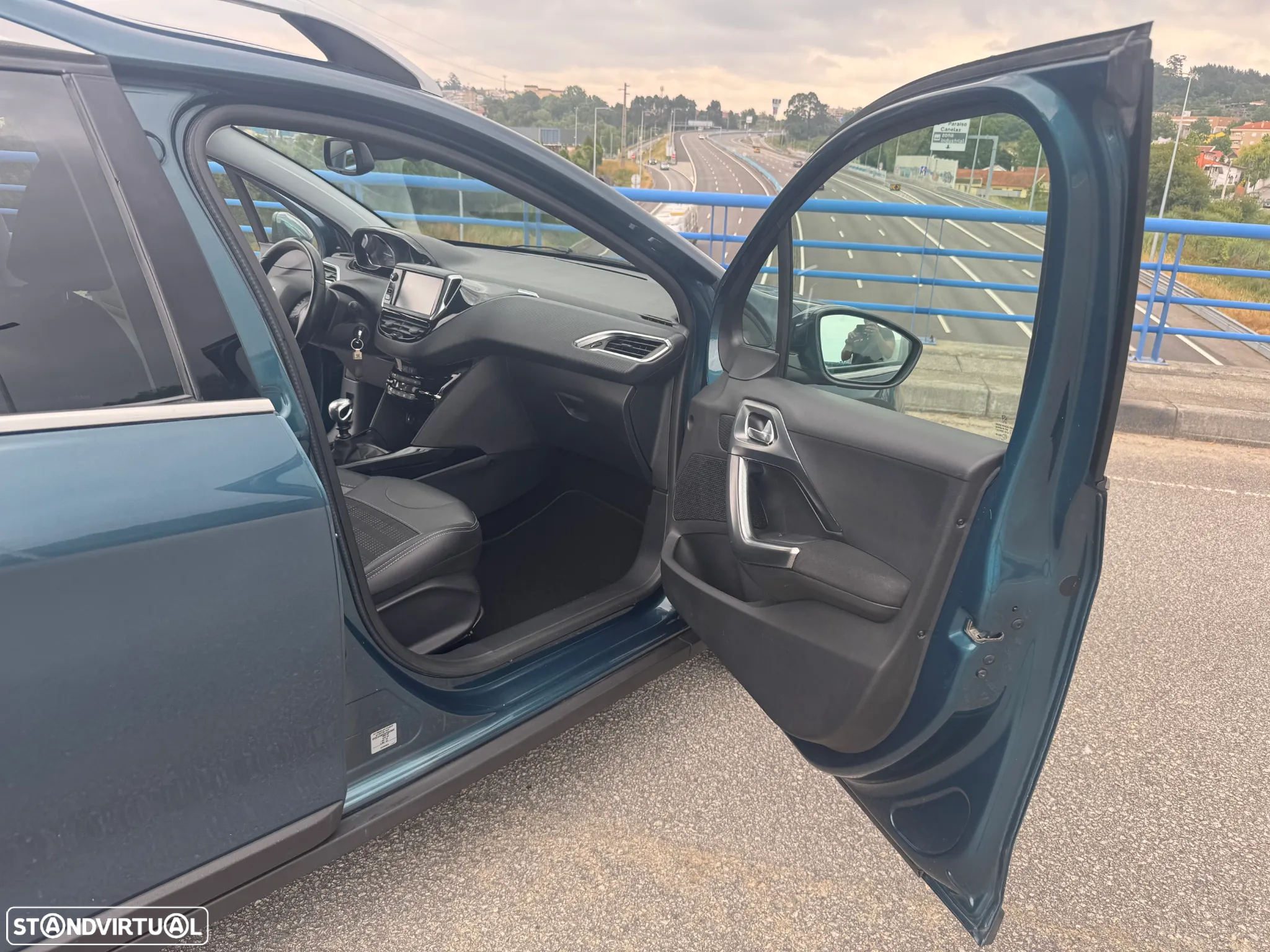 Peugeot 2008 1.2 PureTech Allure - 22