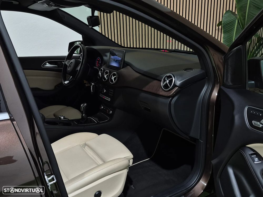 Mercedes-Benz B 180 d Style - 14