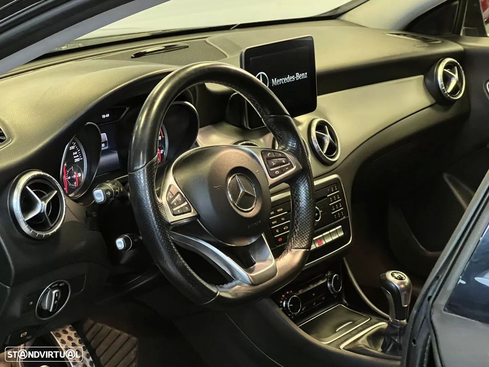 Mercedes-Benz CLA 200 d Shooting Brake AMG Line - 10