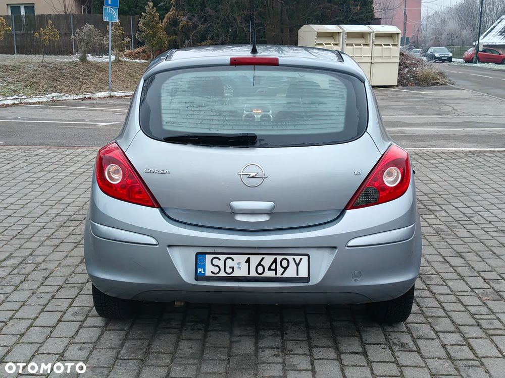 Opel Corsa 1.2 16V Cosmo - 9