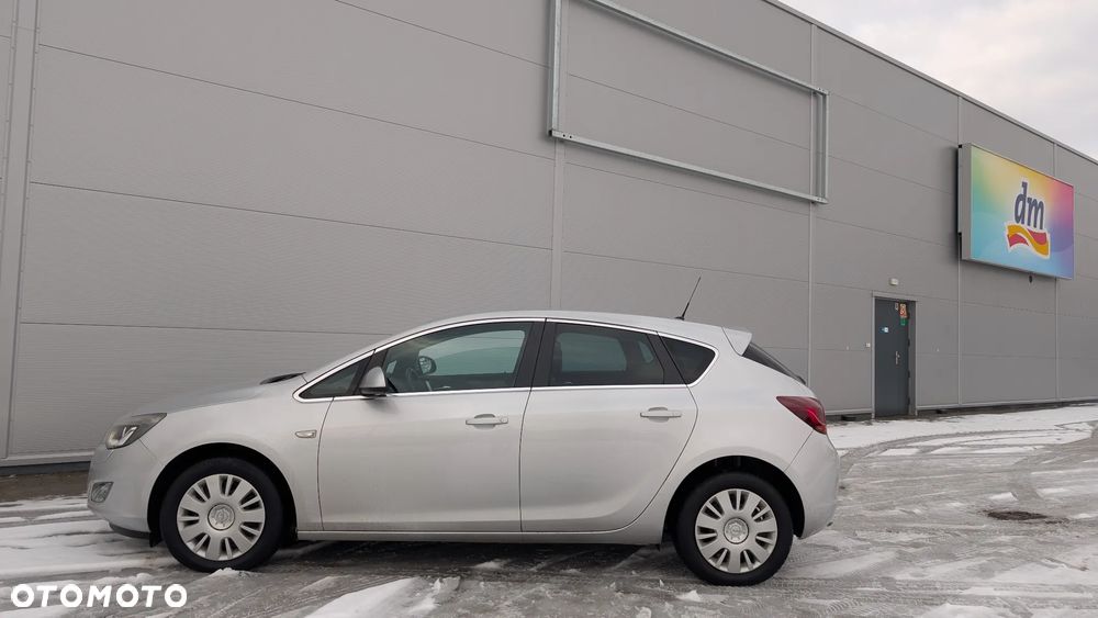 Opel Astra 2.0 CDTI DPF Innovation - 17