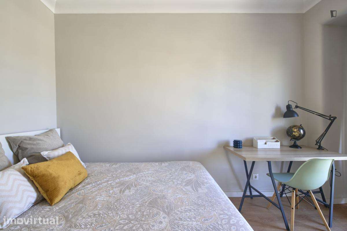 Quarto - localizado em Roma-Areeiro Lisbon - Grande imagem: 3/27