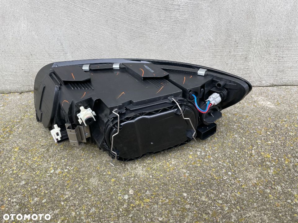 LAMPA PRZEDNIA PRAWA VOLVO S40 II, V50 2004-2007 - NOWA CZARNA - 2
